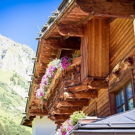 Guest house Almhof-reithof Pitztal 3*