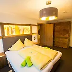 Almhof-reithof Pitztal ゲストハウス 4*