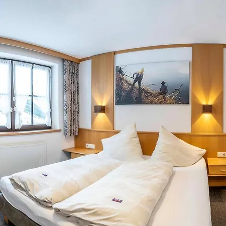 Almhof-reithof Pitztal Gasthuis 4*