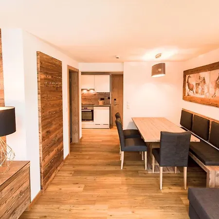 Gasthuis Almhof-reithof Pitztal 4*