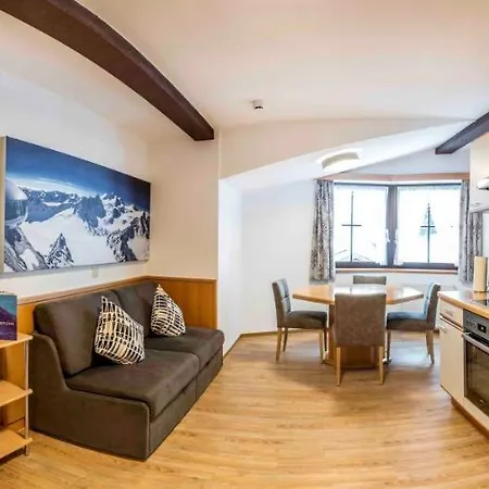 Almhof-reithof Pitztal Guest house Sankt Leonhard im Pitztal