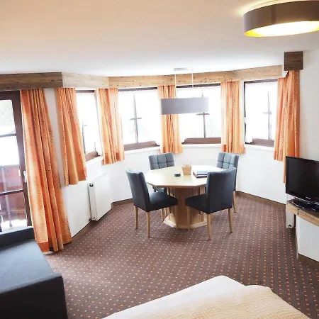 Almhof-reithof Pitztal Guest house Sankt Leonhard im Pitztal